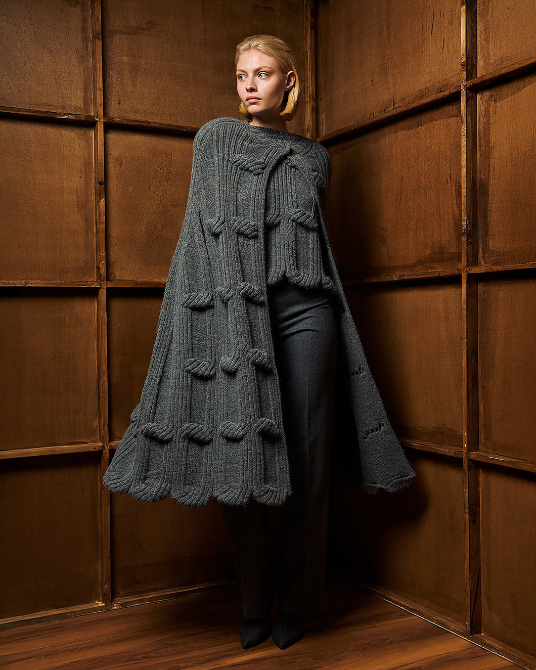 Amadora Cape (Grey)