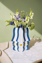 Load image into Gallery viewer, Beso Paper Flower Vase
