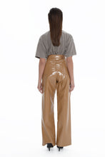 Load image into Gallery viewer, Selena Vinyl Leather (Caramel)
