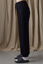 Load image into Gallery viewer, Jogger Sweatpants (Black)
