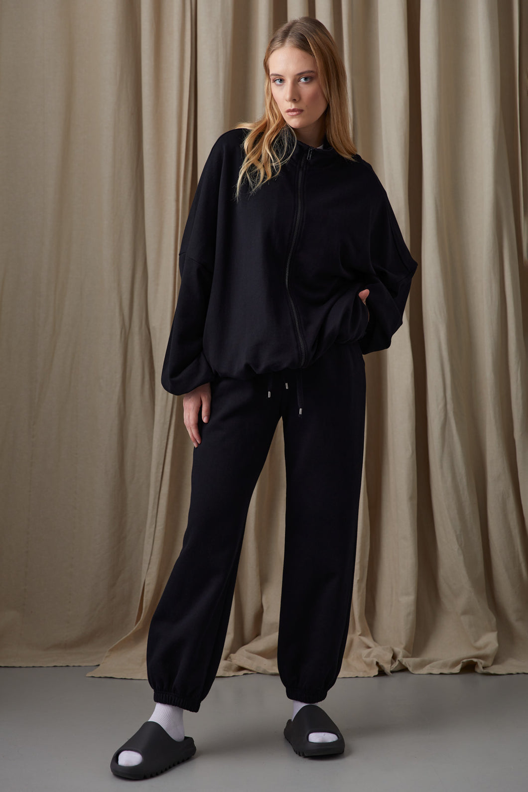 Jogger Sweatpants (Black)