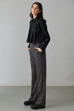 Load image into Gallery viewer, Diana Crop Shirt (Black)
