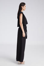 Load image into Gallery viewer, Rhea Cropped T-Shirt (Black)
